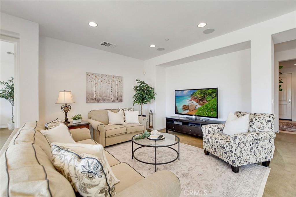 864 E Manresa Drive