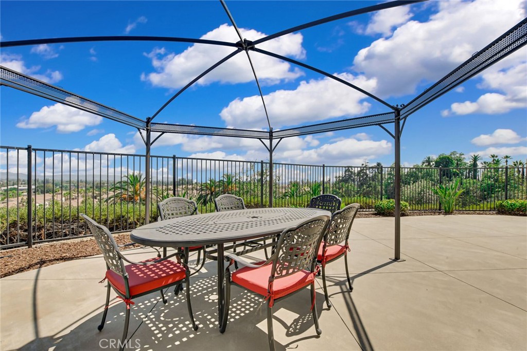 864 E Manresa Drive