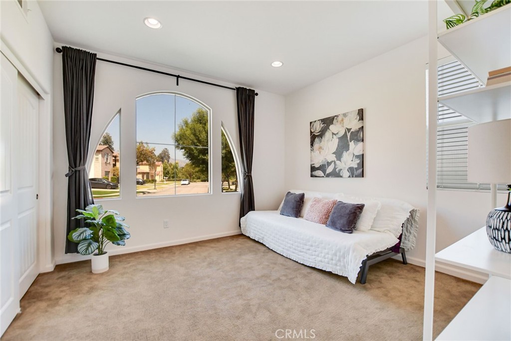 864 E Manresa Drive