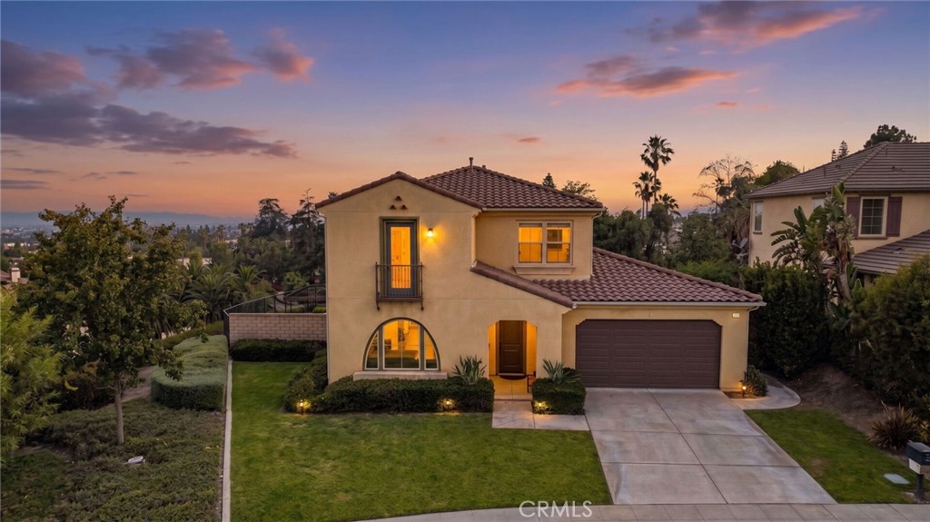 864 E Manresa Drive