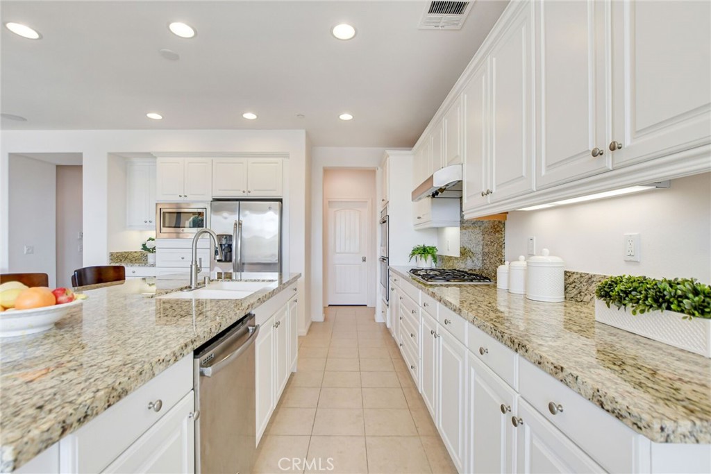 864 E Manresa Drive