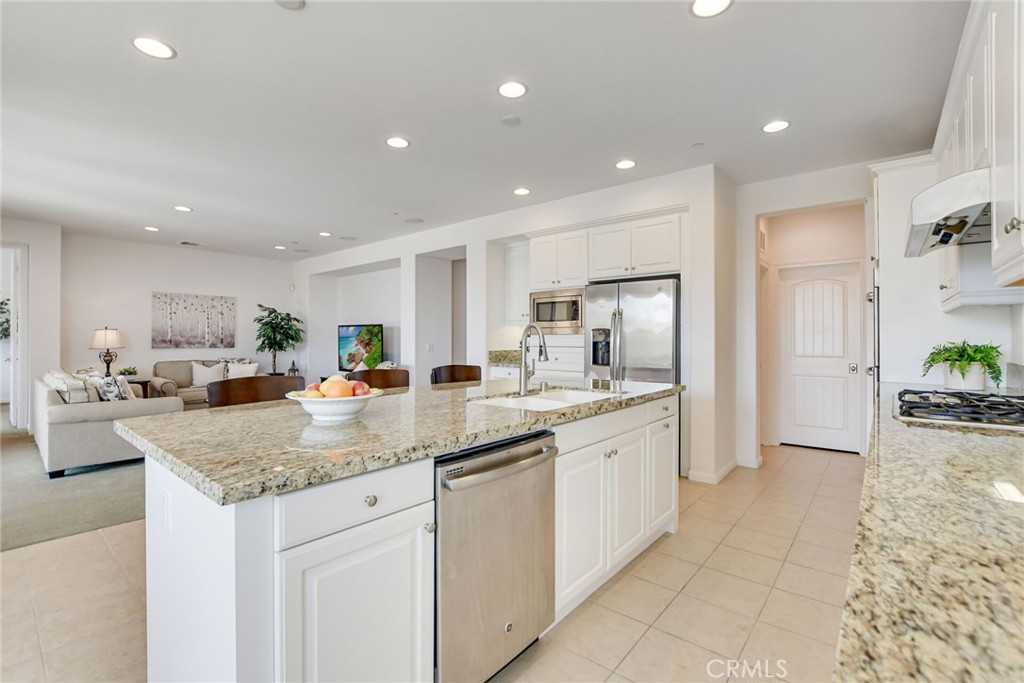 864 E Manresa Drive