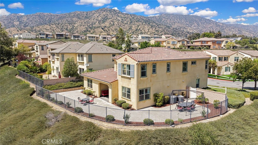 864 E Manresa Drive