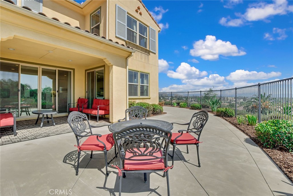 864 E Manresa Drive