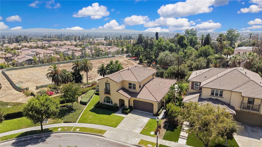 864 E Manresa Drive