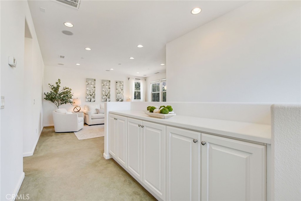 864 E Manresa Drive