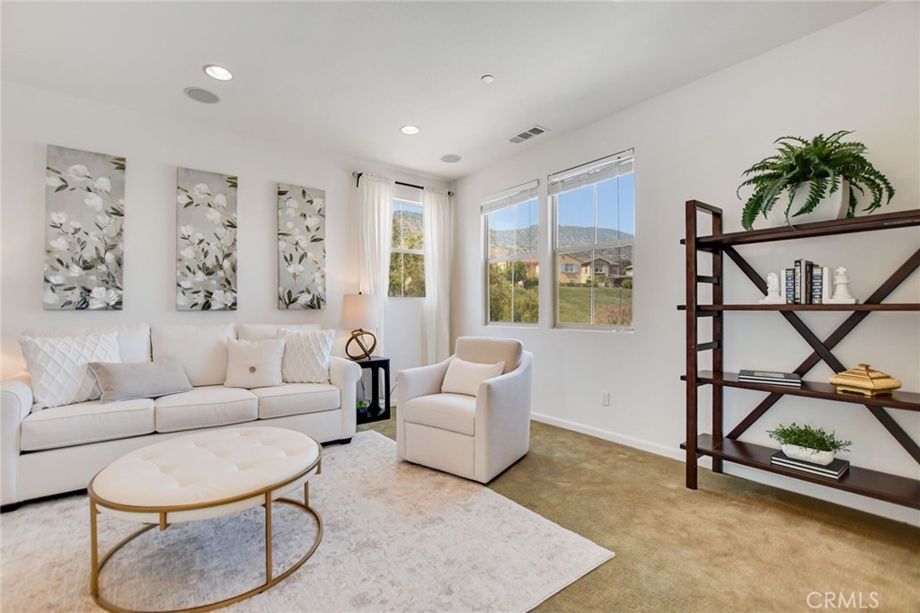 864 E Manresa Drive