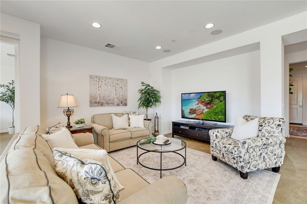 864 E Manresa Drive