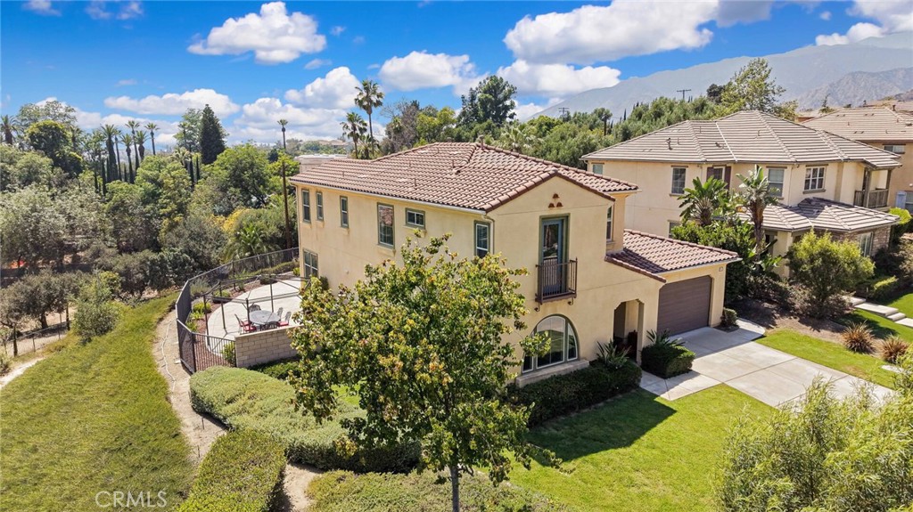 864 E Manresa Drive