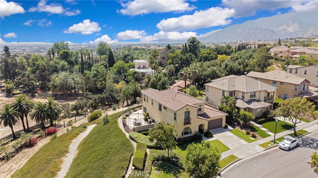 864 E Manresa Drive