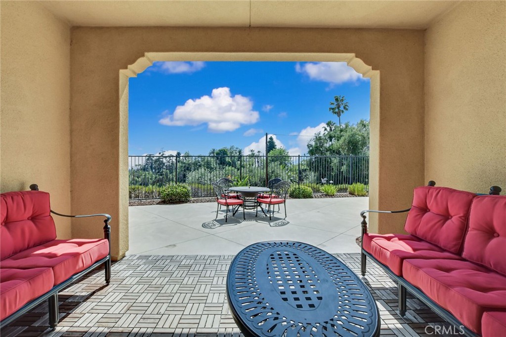 864 E Manresa Drive