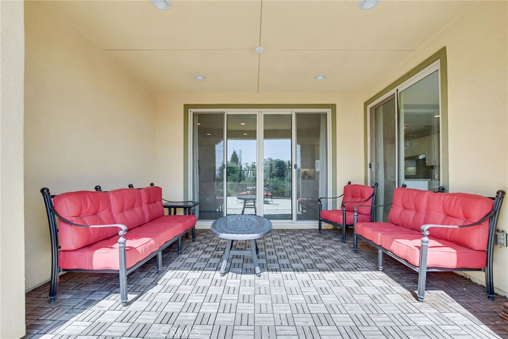 864 E Manresa Drive