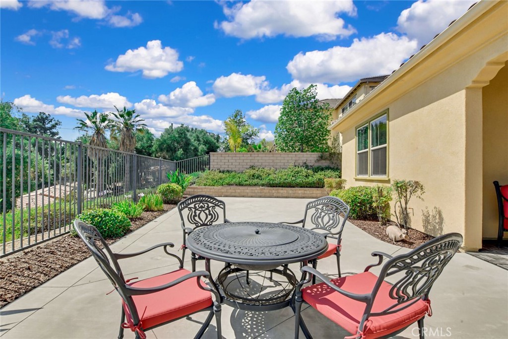 864 E Manresa Drive