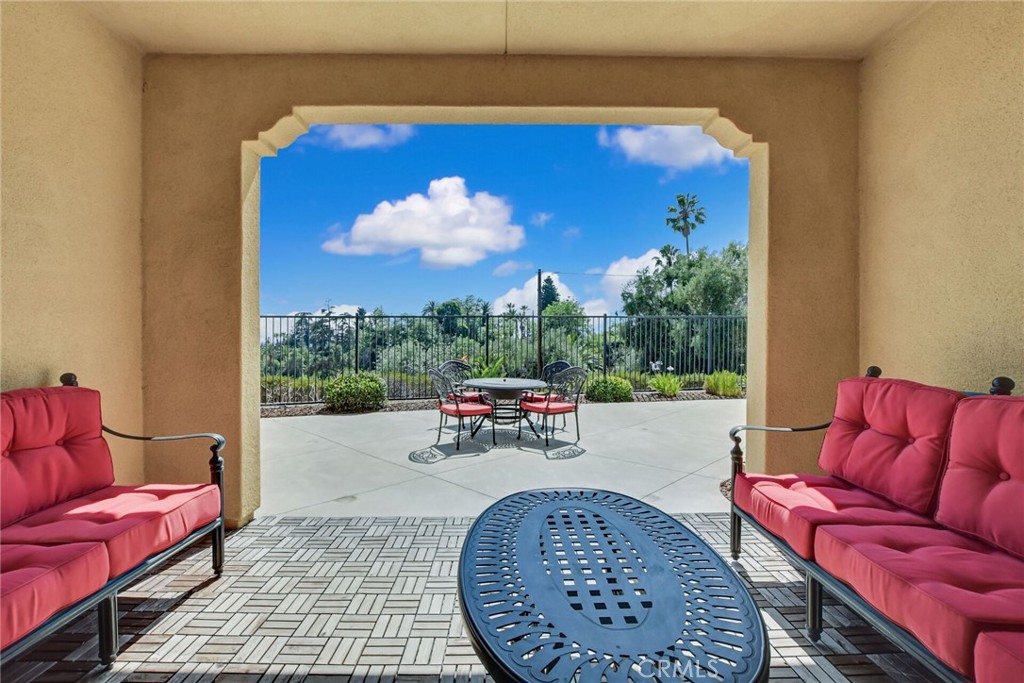 864 E Manresa Drive