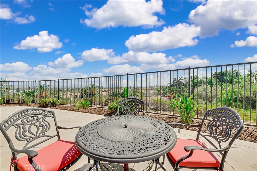 864 E Manresa Drive