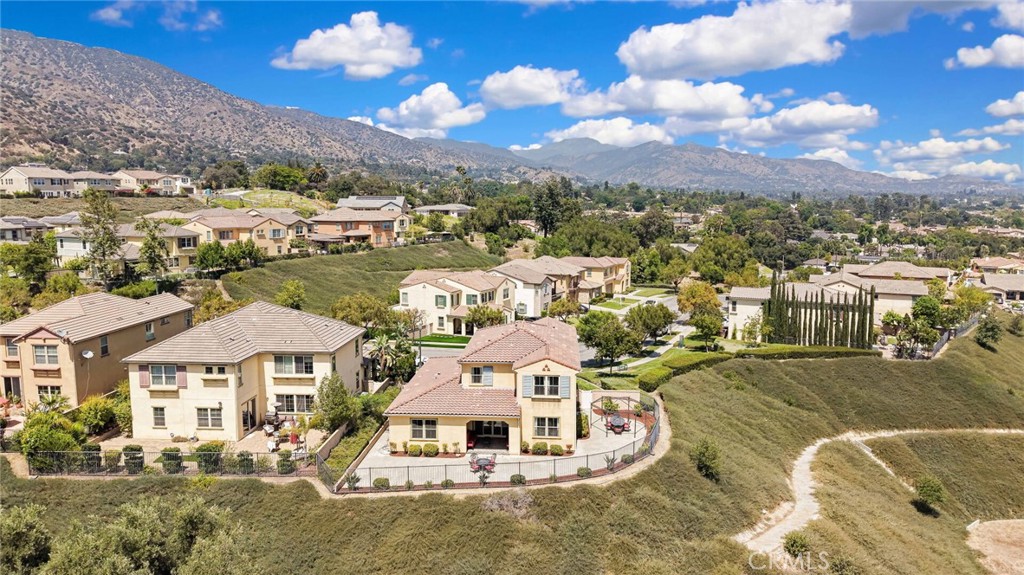 864 E Manresa Drive