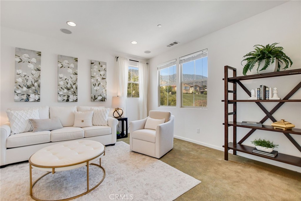 864 E Manresa Drive