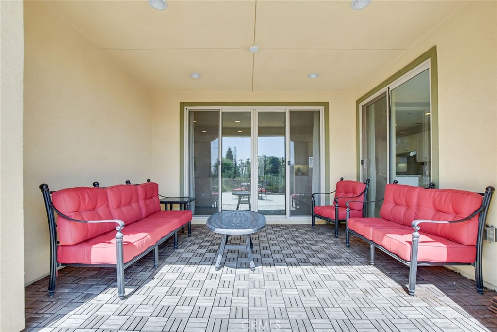864 E Manresa Drive