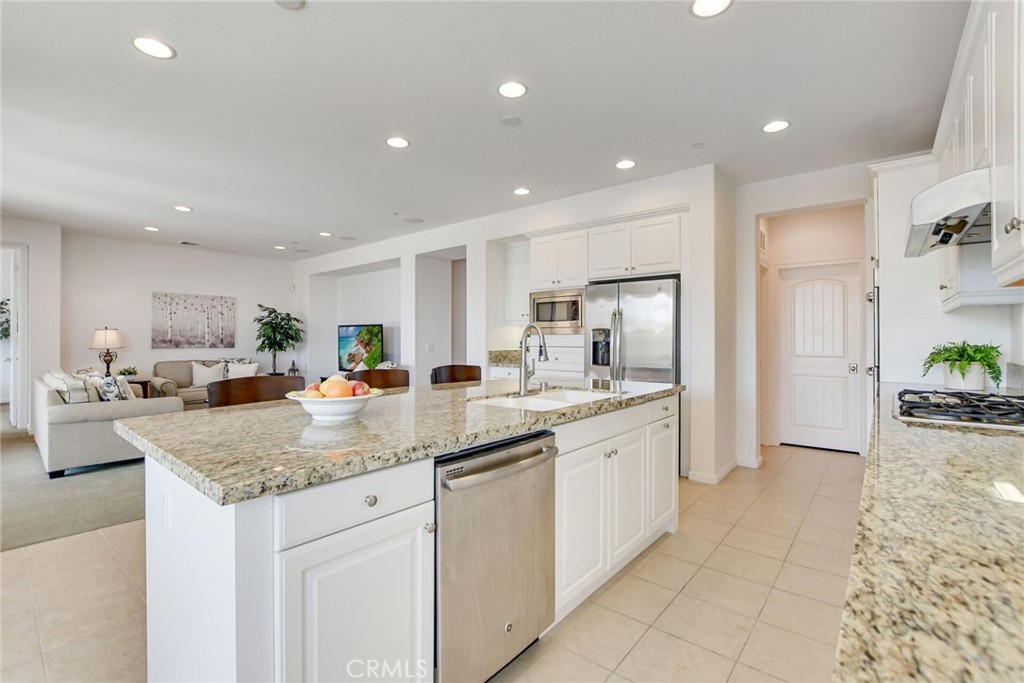 864 E Manresa Drive