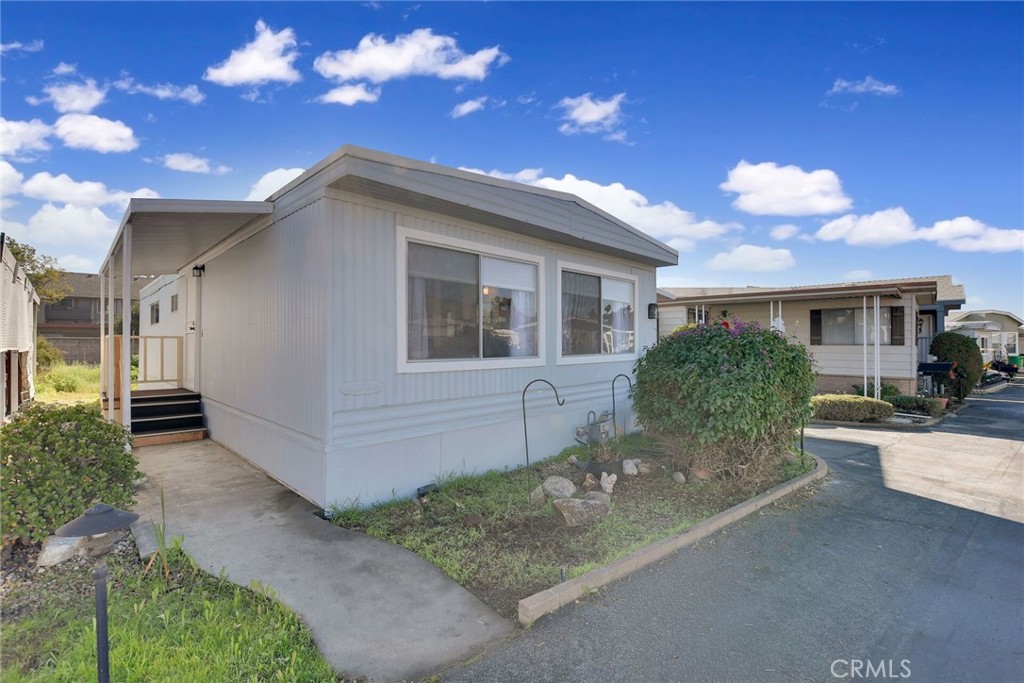 840 Foothill Boulevard 27