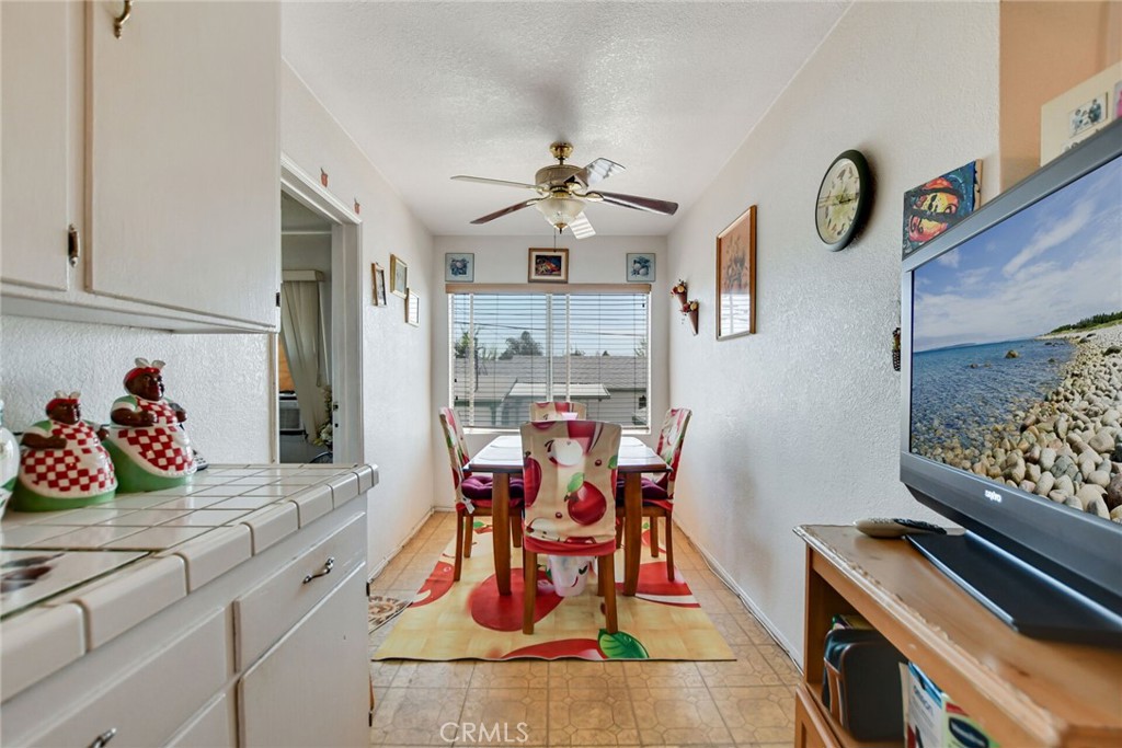 828 W 73rd