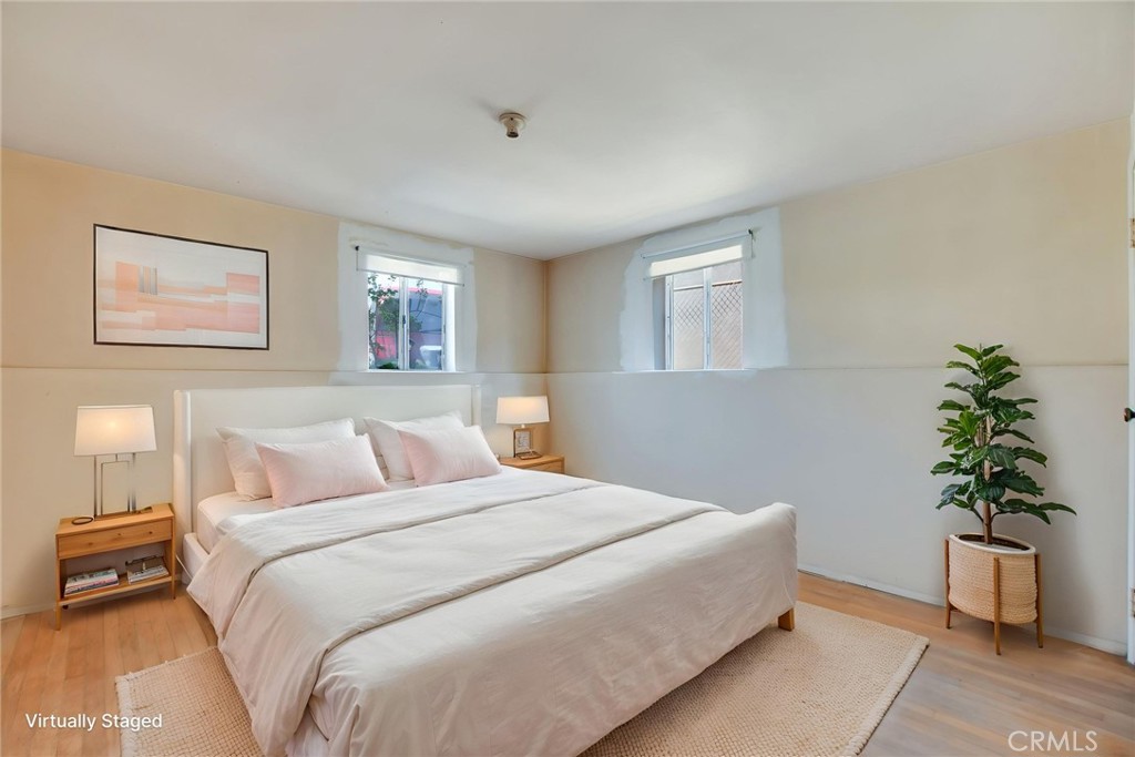 828 W 73rd