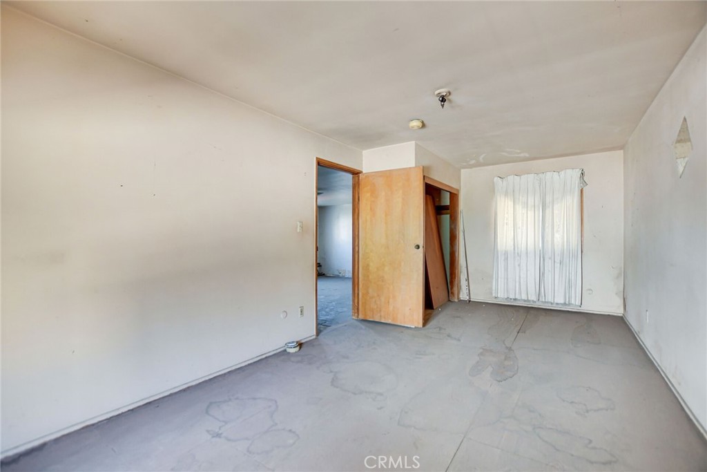 828 W 73rd