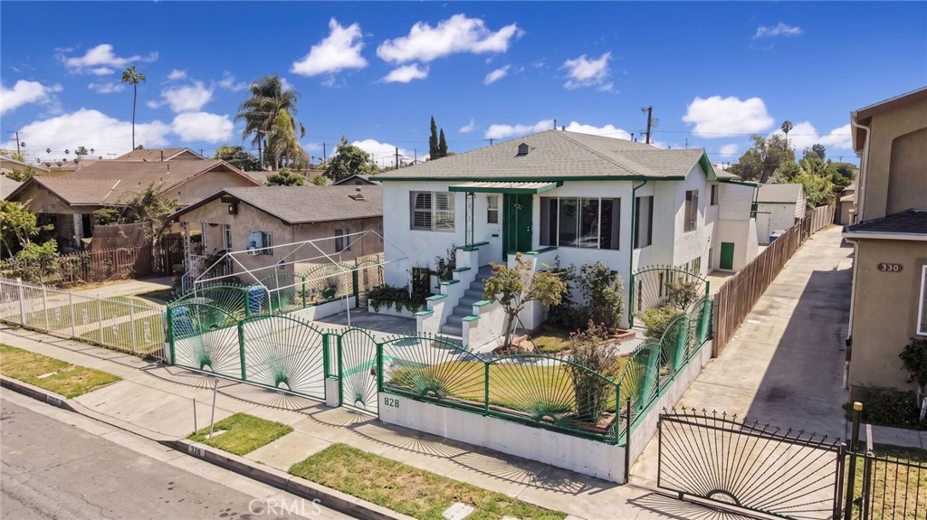 828 W 73rd