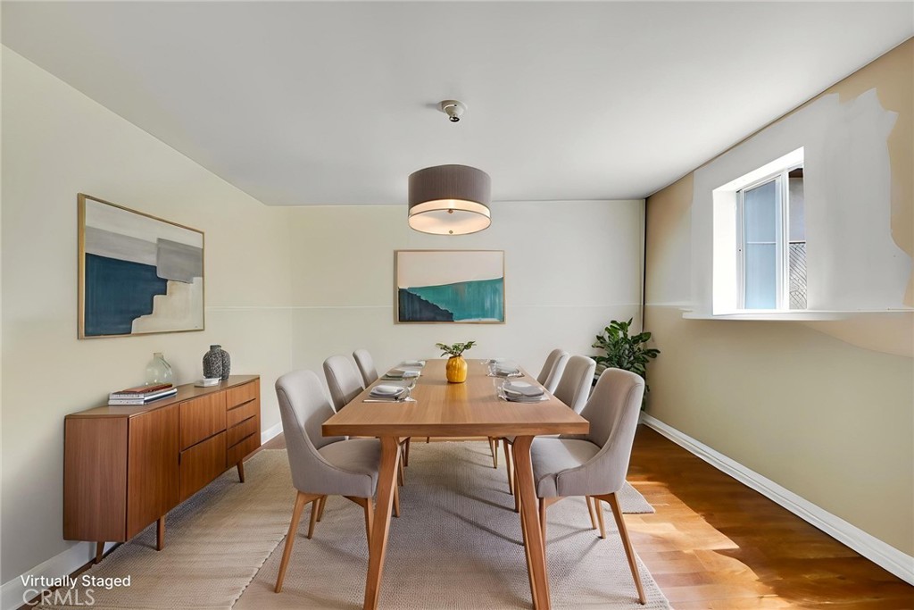 828 W 73rd