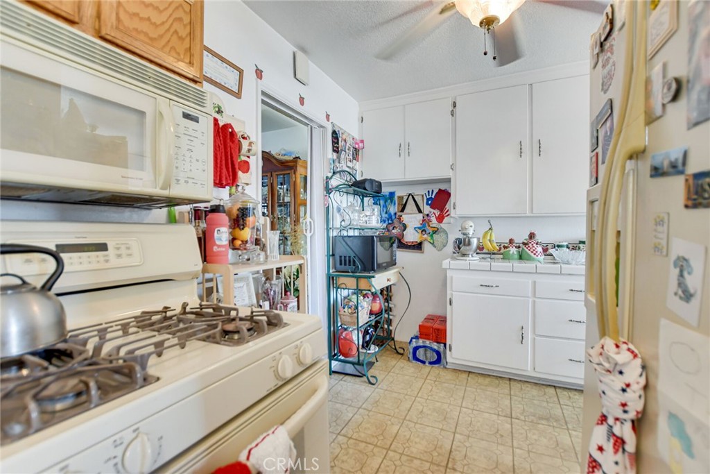 828 W 73rd