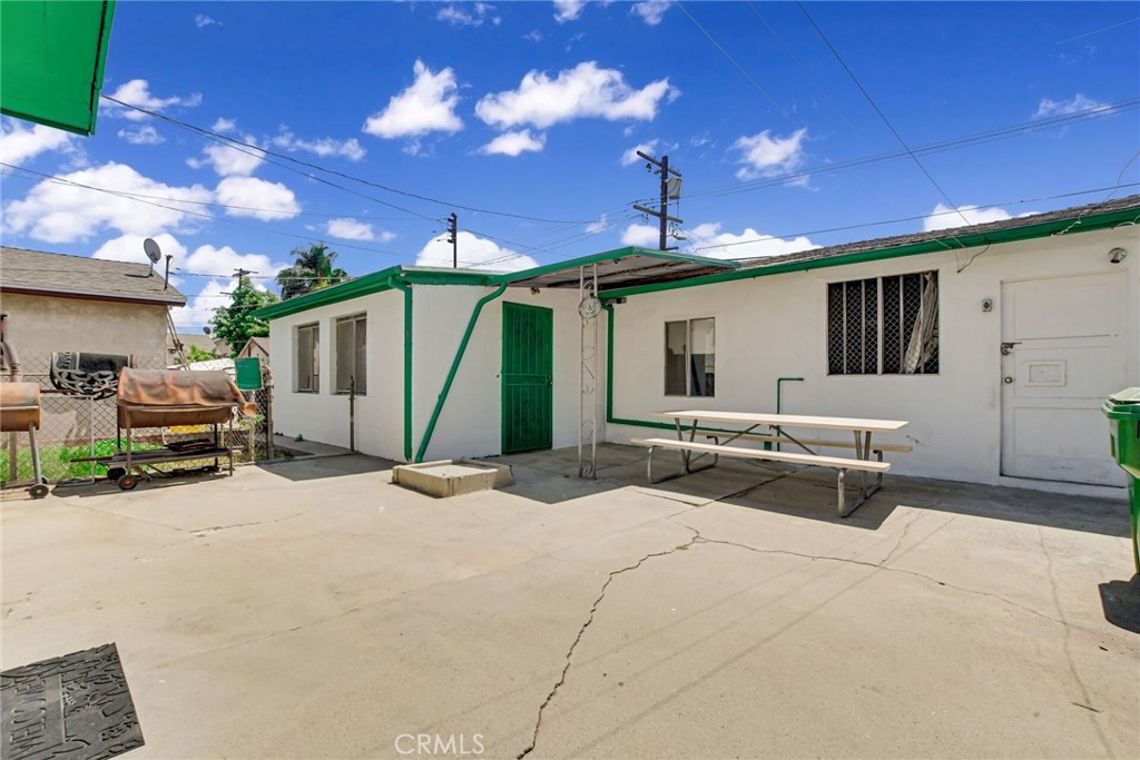 828 W 73rd