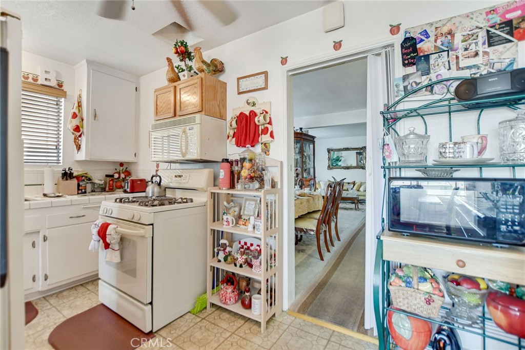 828 W 73rd