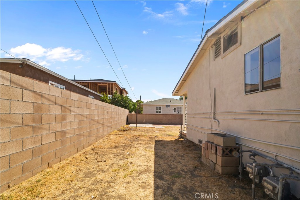 157 N Alameda