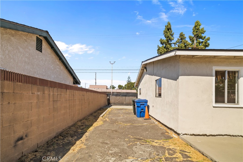 157 N Alameda