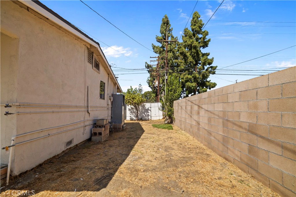 157 N Alameda