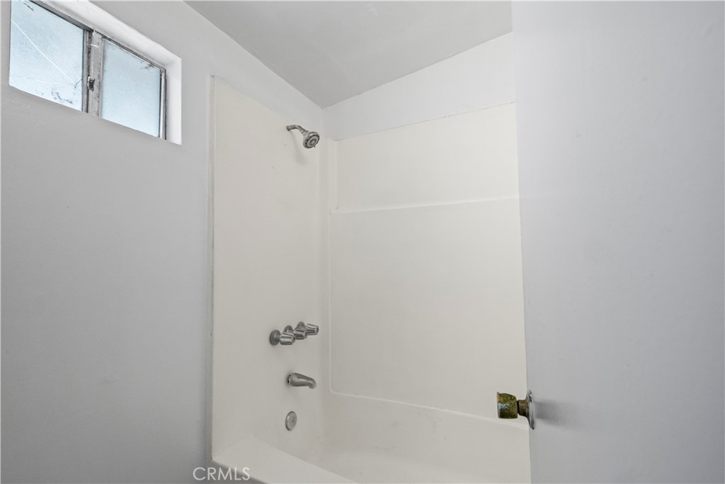 157 N Alameda
