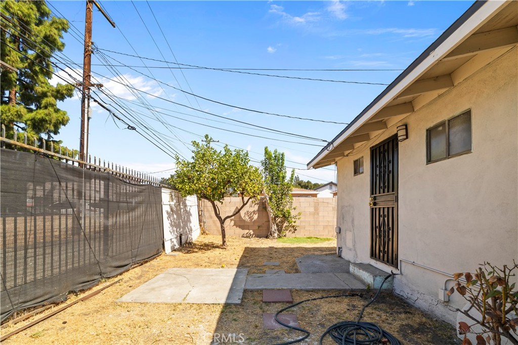157 N Alameda