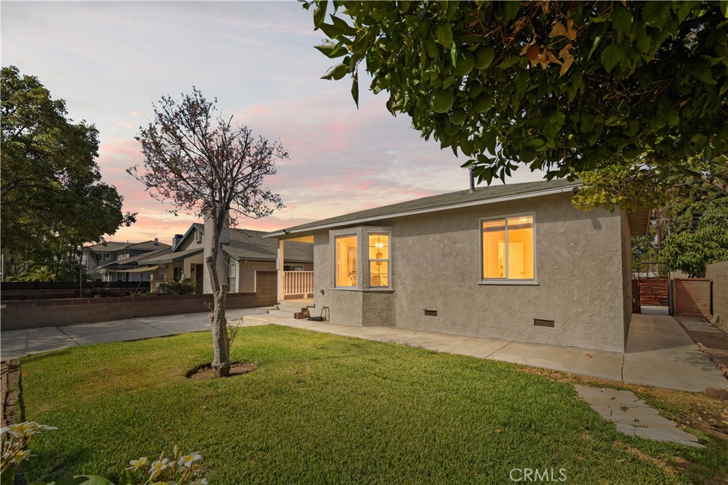 157 N Alameda