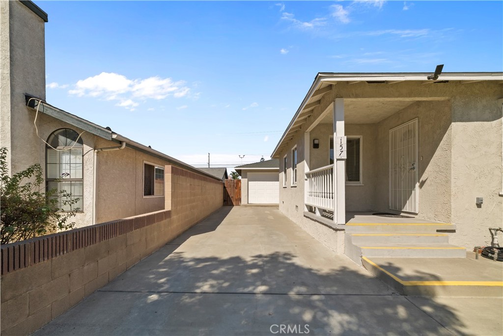 157 N Alameda