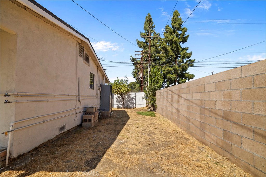 157 N Alameda Avenue