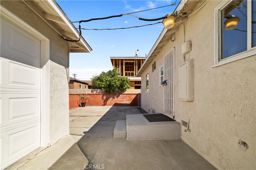 157 N Alameda Avenue