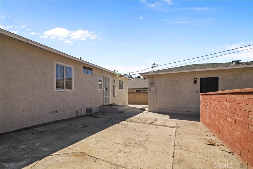 157 N Alameda Avenue