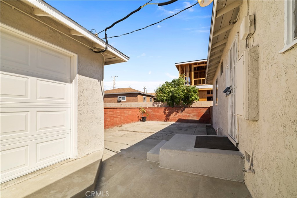 157 N Alameda Avenue