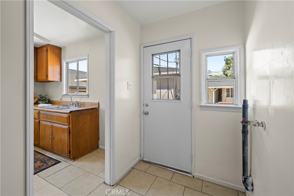 157 N Alameda Avenue