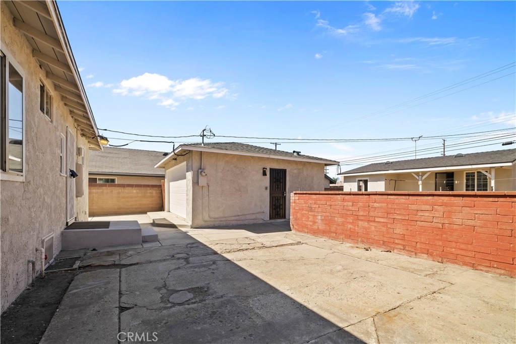 157 N Alameda Avenue