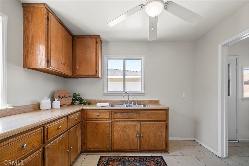 157 N Alameda Avenue