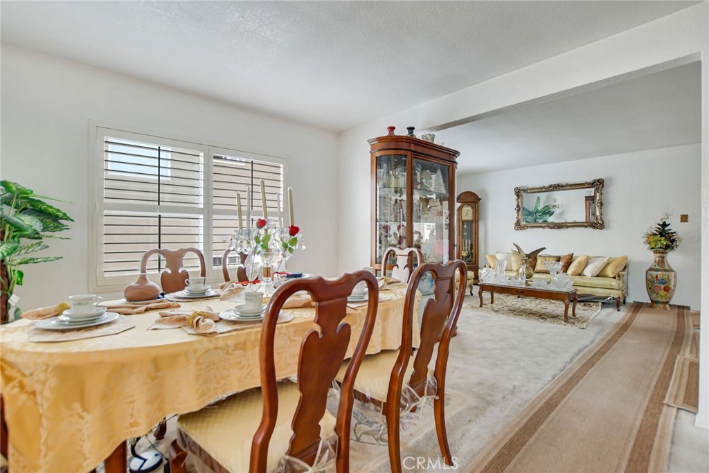 828 W 73rd Street