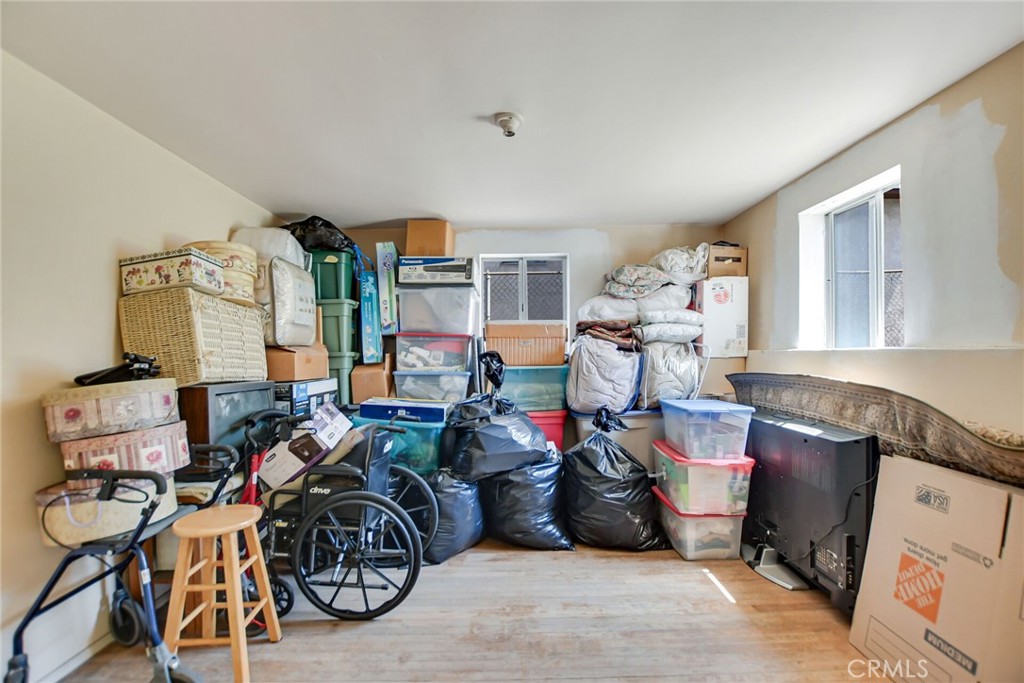 828 W 73rd Street
