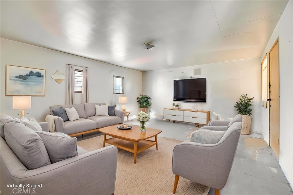 828 W 73rd Street