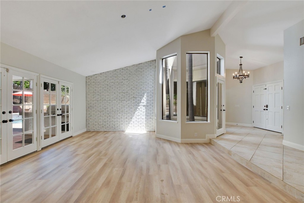 2123 Golden Hills
